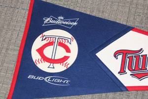 Minnesota Twins Budweiser Heavy Felt Commerical Pennant