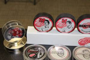 Commemorative Hockey Puck Resale Lot  18 Pucks