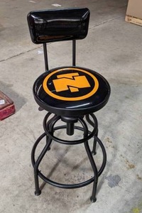 lot 17 image: Northern Tool Padded Bar Stool