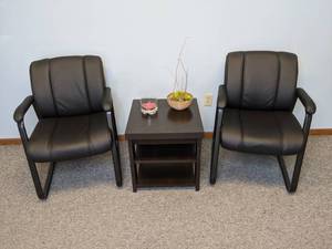 lot 331 image: Man Cave or Waiting Room - Set of (2) Chairs & Side Table