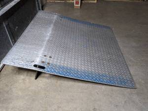 lot 22 image: Wide Metal Ramp