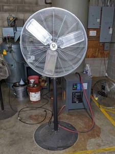 lot 44 image: Strongway 30 Non-Oscillating Pedestal Fan