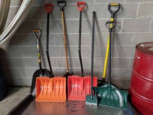 lot 292 image: Lot of 7 Kodiak and Fibercore Shovels