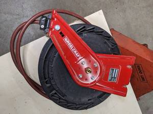 lot 662 image: Reelcraft 38 in. x 50 ft. Medium Duty Hose Reel