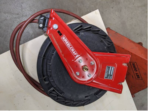 lot 658 image: Reelcraft 38 in. x 50 ft. Medium Duty Hose Reel