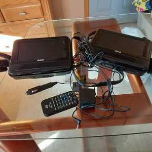 Dual RCA portable DVD players for u...