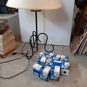 Lamp with 11 50W light bulbs (see p...