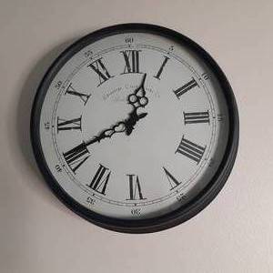 small wall clock 16 circle...