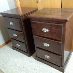 2 nightstands that match the bed in...