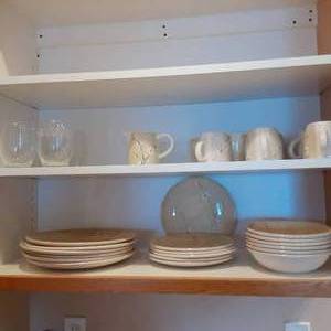 Set of dishes for 6, plus bonus gla...