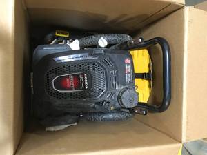 Dewalt 3300 PSI at 2.4 GPM Honda Cold Water Professional Gas Pressure Washer open x customer return see pictures