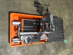 Ridgid 12 Amp Corded 8 in. Tile Saw missing stand and blade used in working condition see pictures