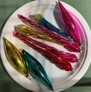 lot 21 image: 60 plus Old Fashioned Glass Ornaments