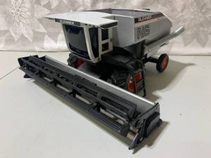 lot 34 image: Vintage Allis-Chalmers Gleaner N6 Combine
