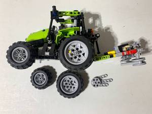 lot 59 image: LEGO 9393 Technic