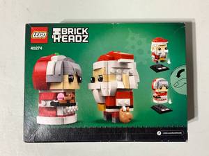 lot 60 image: LEGO 40274 BrickHeadz Mr. & Mrs. Claus