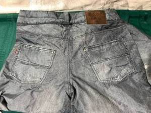 lot 75 image: Burton Mens Large Snowboard Pant