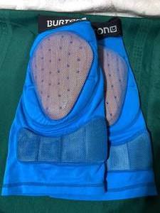 lot 76 image: Burton Padded Brief