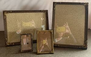 lot 101 image: 4 Vintage Picture Frames