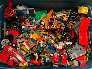 lot 87 image: Random Lego Lot