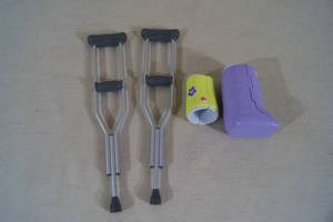 American Girl Doll Injury Set - Crutches, Casts