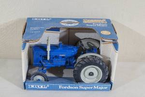 ERTL Fordson Super Major 116 Scale Die Cast Tractor