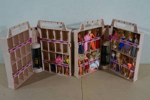 Vintage Glamour Gals Showplace Doll Sets