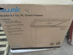 newair 6.7cuft chest freezer damage...