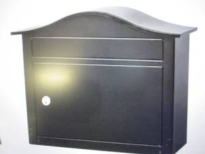 Saratoga Black Wall-Mount Lockable ...