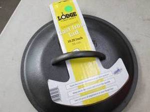 lodge cast iron seasoned 10.25 inch...