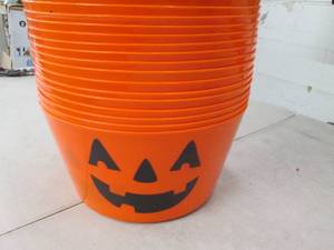 16 orange and 2 black halloween ser...