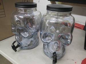 box of 2 glass skull beverage dispe...