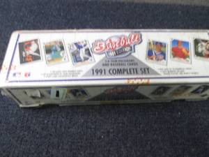 lot 1 image: 1991 Upper Deck 800 Baseball Card S...