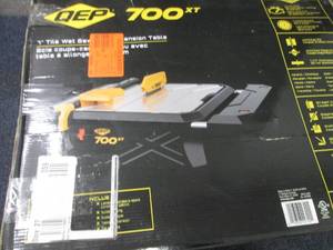 lot 42 image: QEP 700XT 34 HP Wet Tile Saw with ...