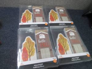 lot 92 image: 4- Celebrate Halloween Tabletop Dec...