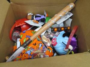 lot 98 image: Box of Assorted Halloween Items...