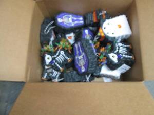 lot 100 image: Box of Mini Halloween Pinatas...