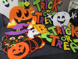 lot 105 image: 7 Halloween Felt Wall Hangings...