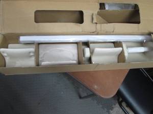 lot 127 image: Lenape Bone Porcelain Bath Hardware...