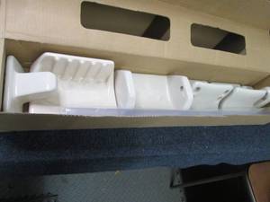 lot 130 image: Lenape Bone Porcelain Bath Hardware...