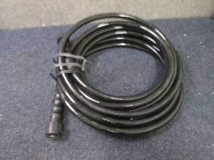 lot 152 image: DeWalt 516 in. x 25 ft. 3700 psi R...
