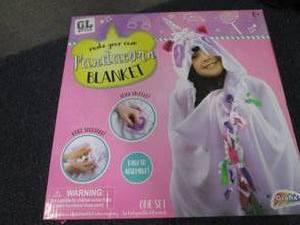 lot 222 image: GL Style Make Your Own Pandacorn Bl...