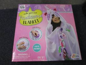 lot 225 image: GL Style Make Your Own Pandacorn Bl...
