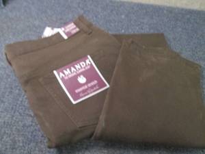 lot 245 image: Gloria Vanerbilt Amanda Size 14 Lad...