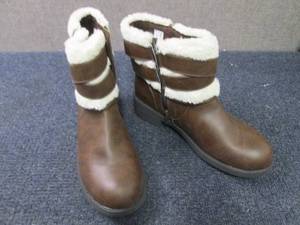 lot 257 image: Rocket Dog Ladies Size 8 Short Brow...