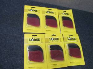 lot 266 image: 6 Lodge Cast Iron Pan Scraper Sets...