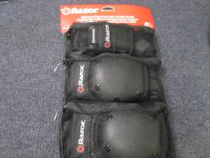 lot 279 image: Razor Knee Pads, Wrist Guards...
