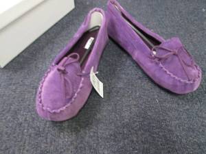 lot 322 image: Easy USA Purple Ladies Size 7 Mocca...