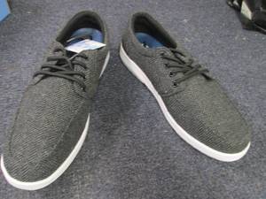 lot 335 image: Island Surf Fom Zion Shoes Mens Sh...