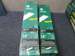 lot 341 image: 5 GE 18 inch Fluorescent Lights...